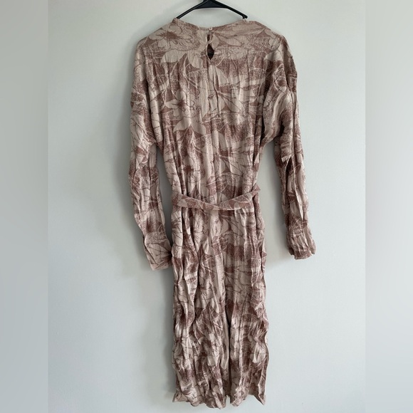 Zara Jacquard Midi Tie Waist Crinkle Detail Dress in Brown Size Medium NWT - Picture 4 of 10